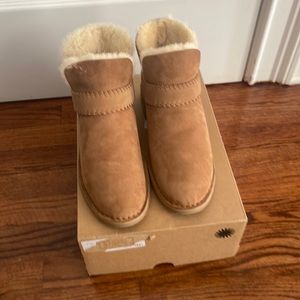 UGG Women's Mckay Winter Boot US 8.5